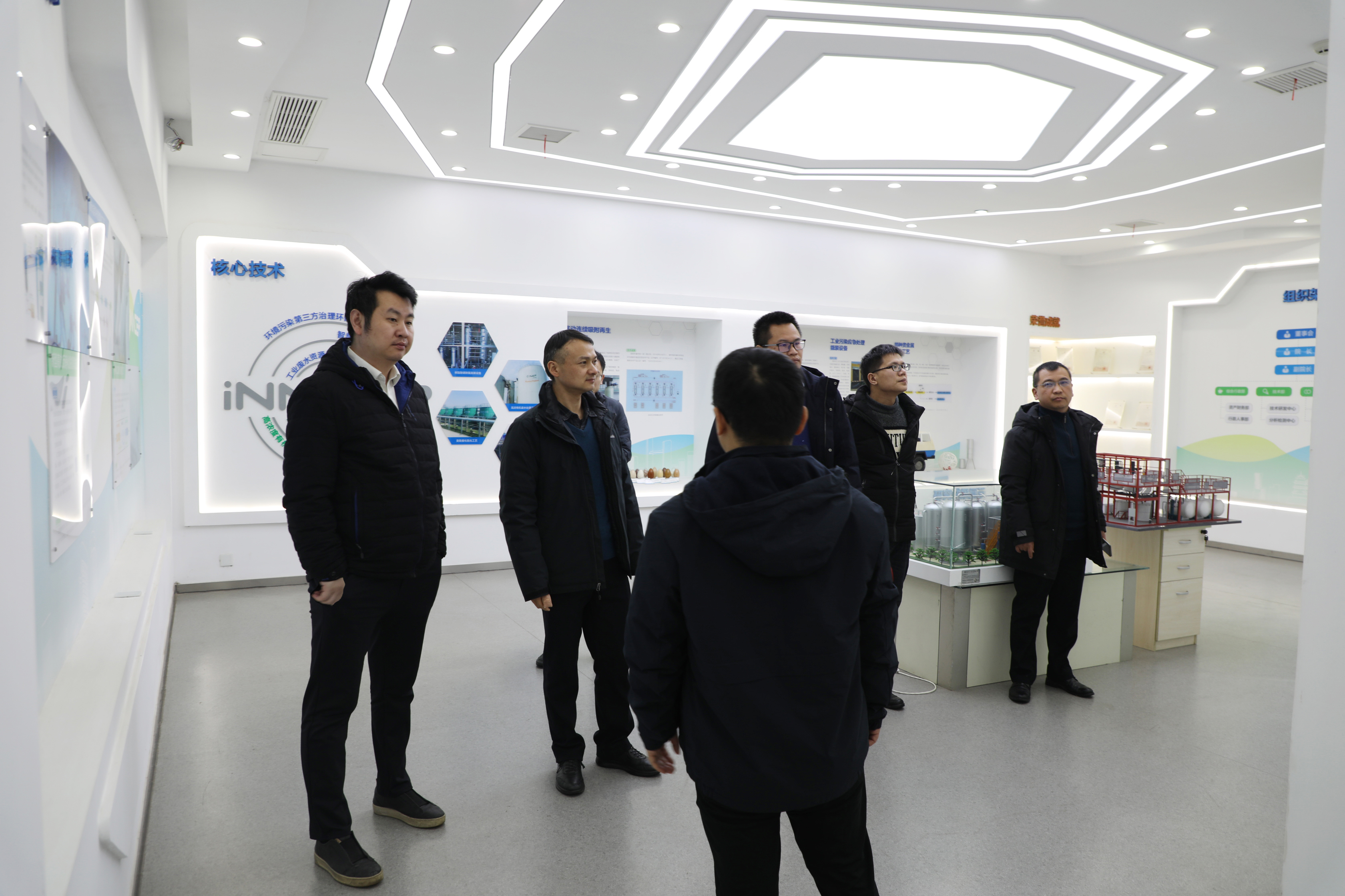 FW7A1011-1.jpg FW7A1011-1.jpg